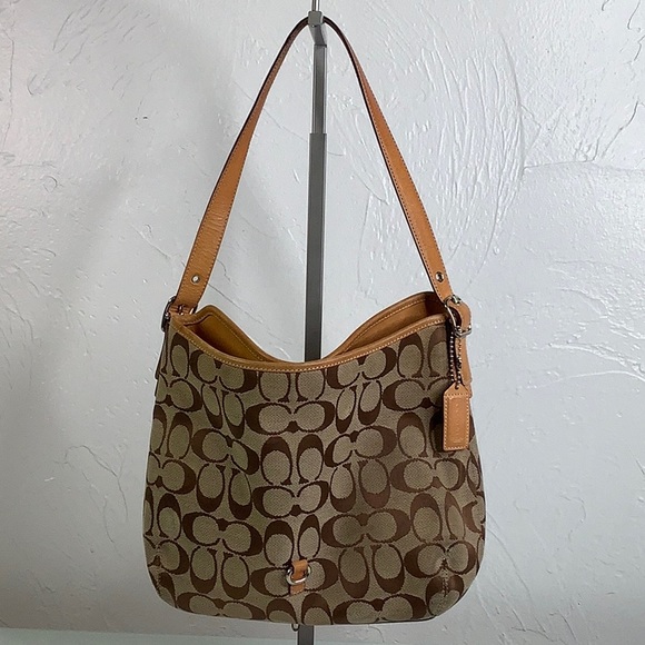 VGT Coach Hampton Signature CC fold over clip Hobo Bag & Matching Bifold Wallet - Picture 10 of 16